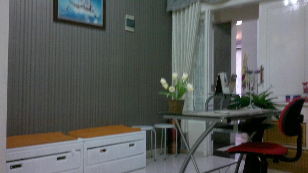 Griya Nelwan Guest House Malang Exterior foto