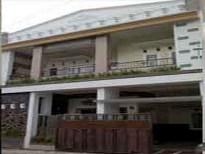 Griya Nelwan Guest House Malang Exterior foto