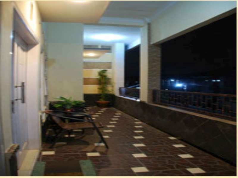 Griya Nelwan Guest House Malang Exterior foto