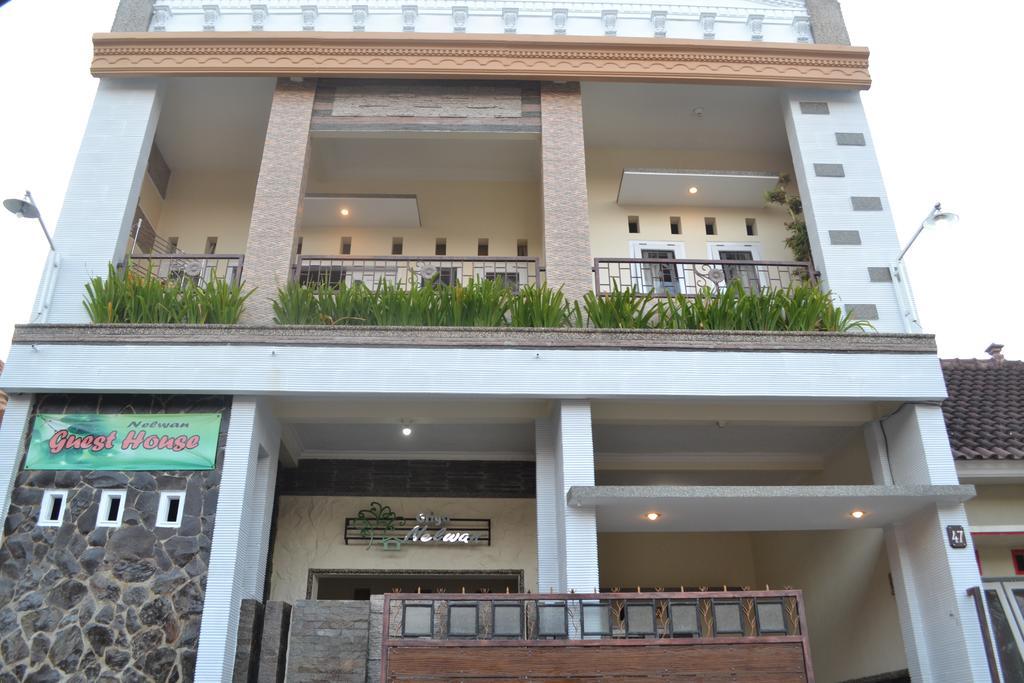 Griya Nelwan Guest House Malang Exterior foto